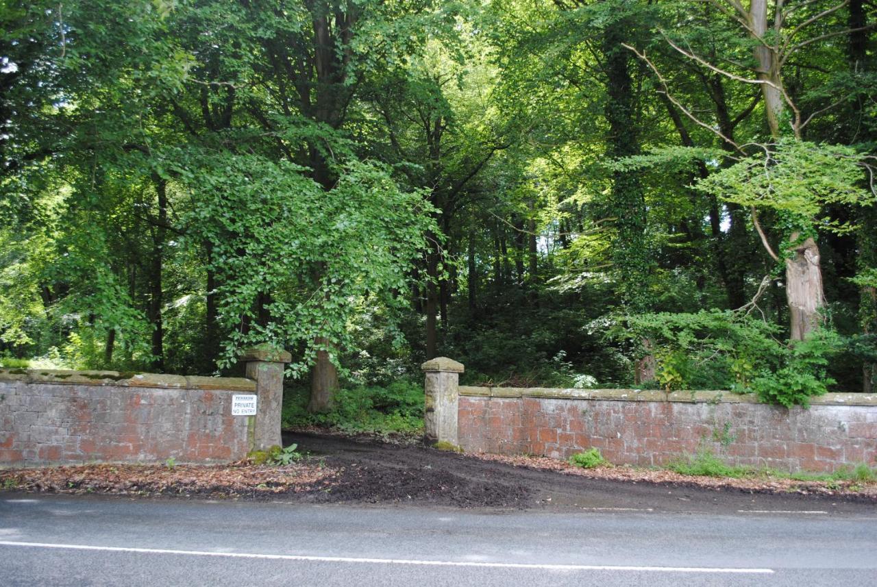 Penbedw Uchaf Estate - Rural Retreats, Tennis 몰드 외부 사진